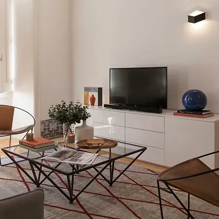 Brand New!!! Trendy Design Flat - Heart Of Chiado *