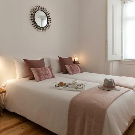 Brand New!!! Trendy Design Flat - Heart Of Chiado
