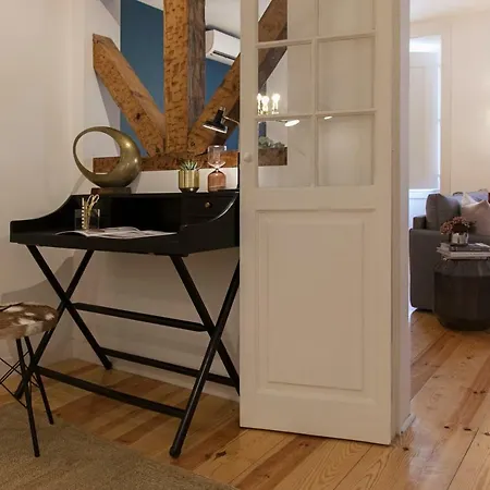 Brand New!!! Trendy Design Flat - Heart Of Chiado Lisbon