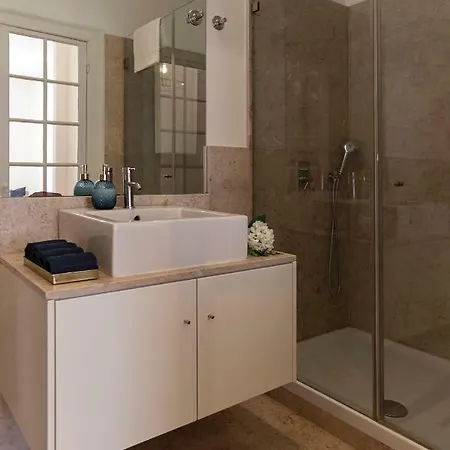 Apartment Brand New!!! Trendy Design Flat - Heart Of Chiado Lisbon