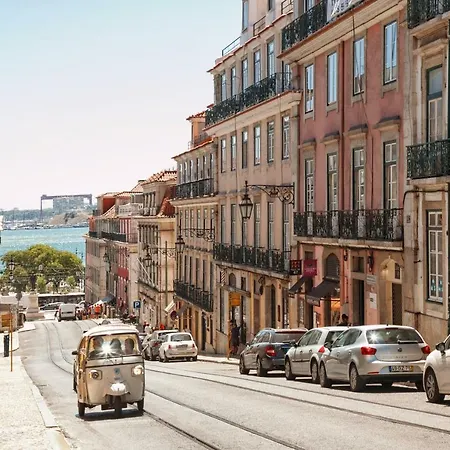 Brand New!!! Trendy Design Flat - Heart Of Chiado *